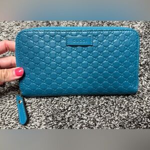 Gucci microguccissima zip around wallet